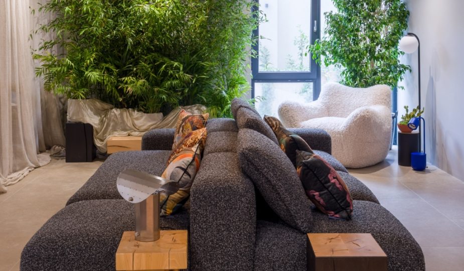 Experiența Bizzarto: pop-up store cu design imersiv semnat de Victor Stancov & Diana Sumanaru